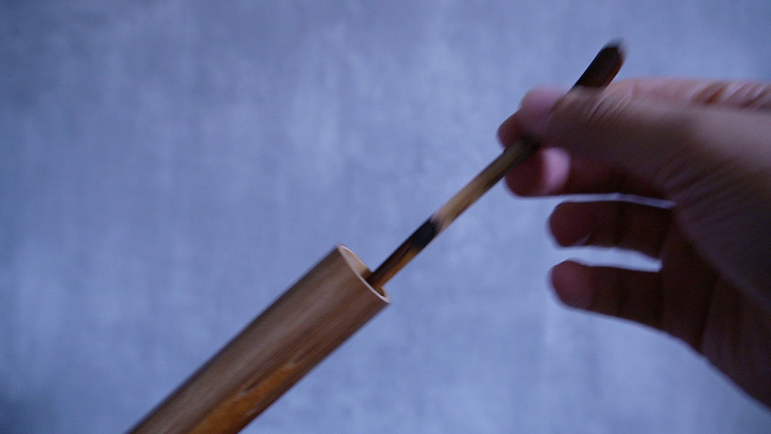 How to Use a Japanese Tea Scoop (Chashaku) with Its Bamboo Tube (Tomozutsu)